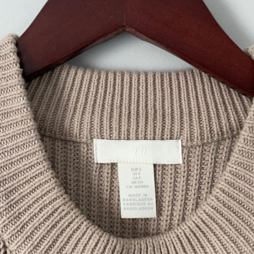 H & M SWEATER